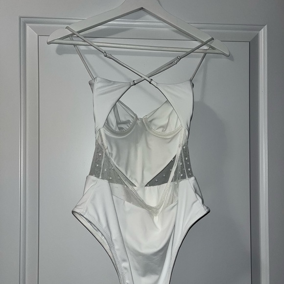 WHITEFOX Bodysuit - Picture 3 of 5